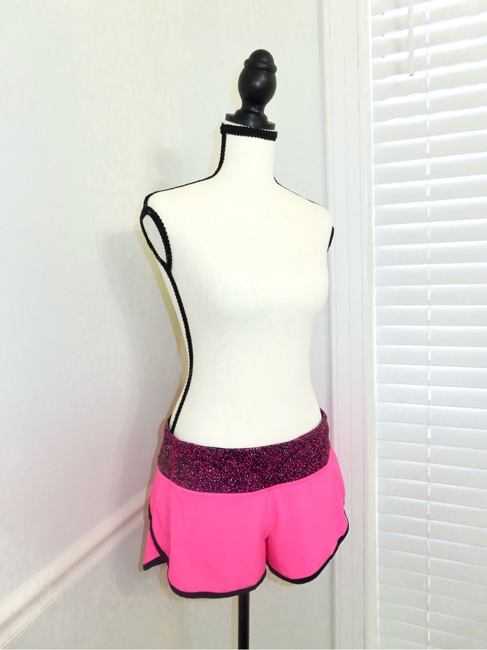 Women's Pink Lululemon Speed Up Shorts